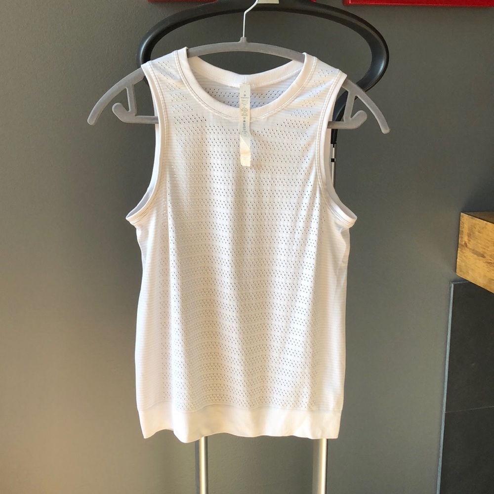 Lululemon white tank size 4